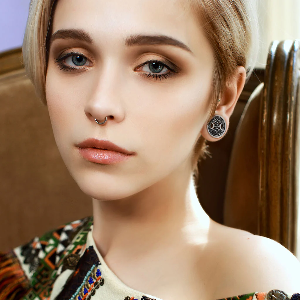 Pair Antique Silver Plated 2 Crescent Moons Star Screw Fit Flesh Ear Tunnels Plugs